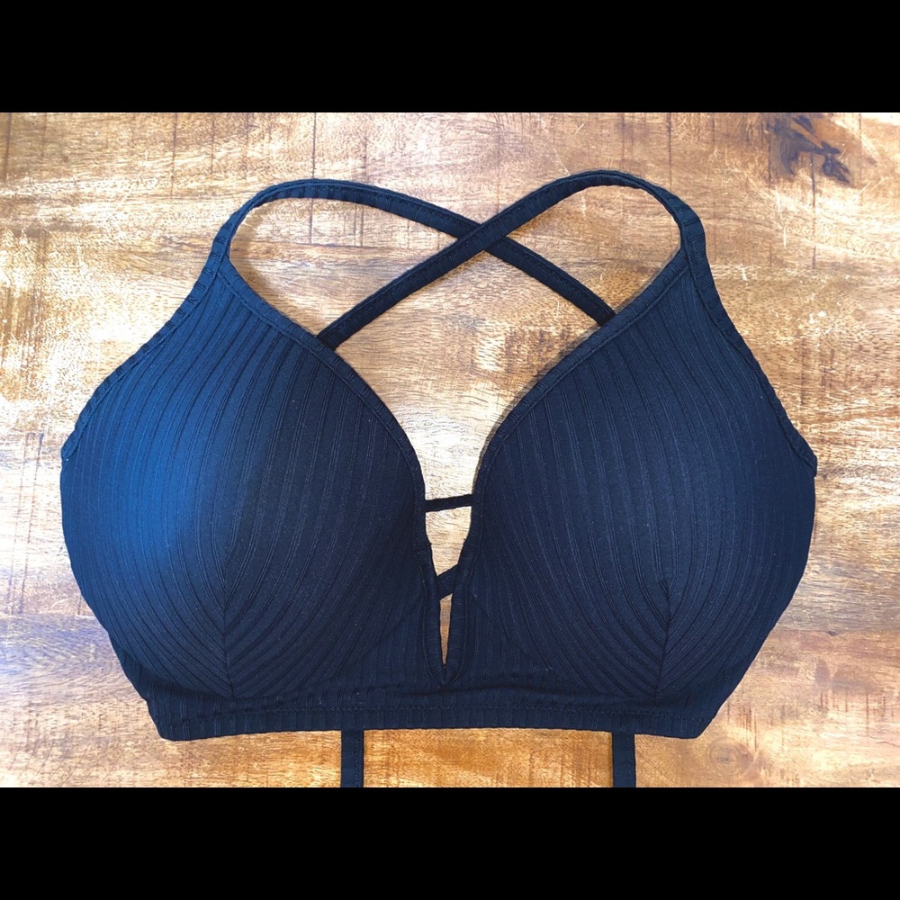 Women’s V-Wire Ribbed Bikini Top